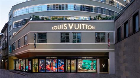 louis vuitton galaxy horizonc italy|louis vuitton milano locations.